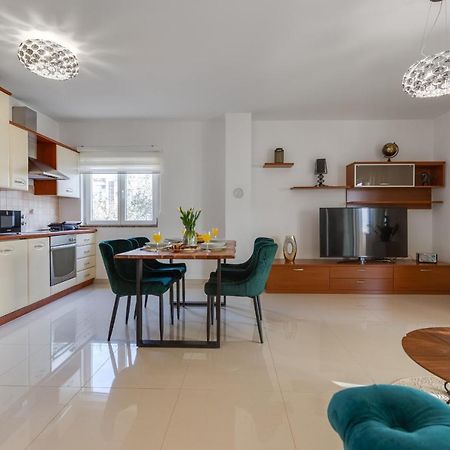 Elegant Two Bedroom Apartment Zara Esterno foto