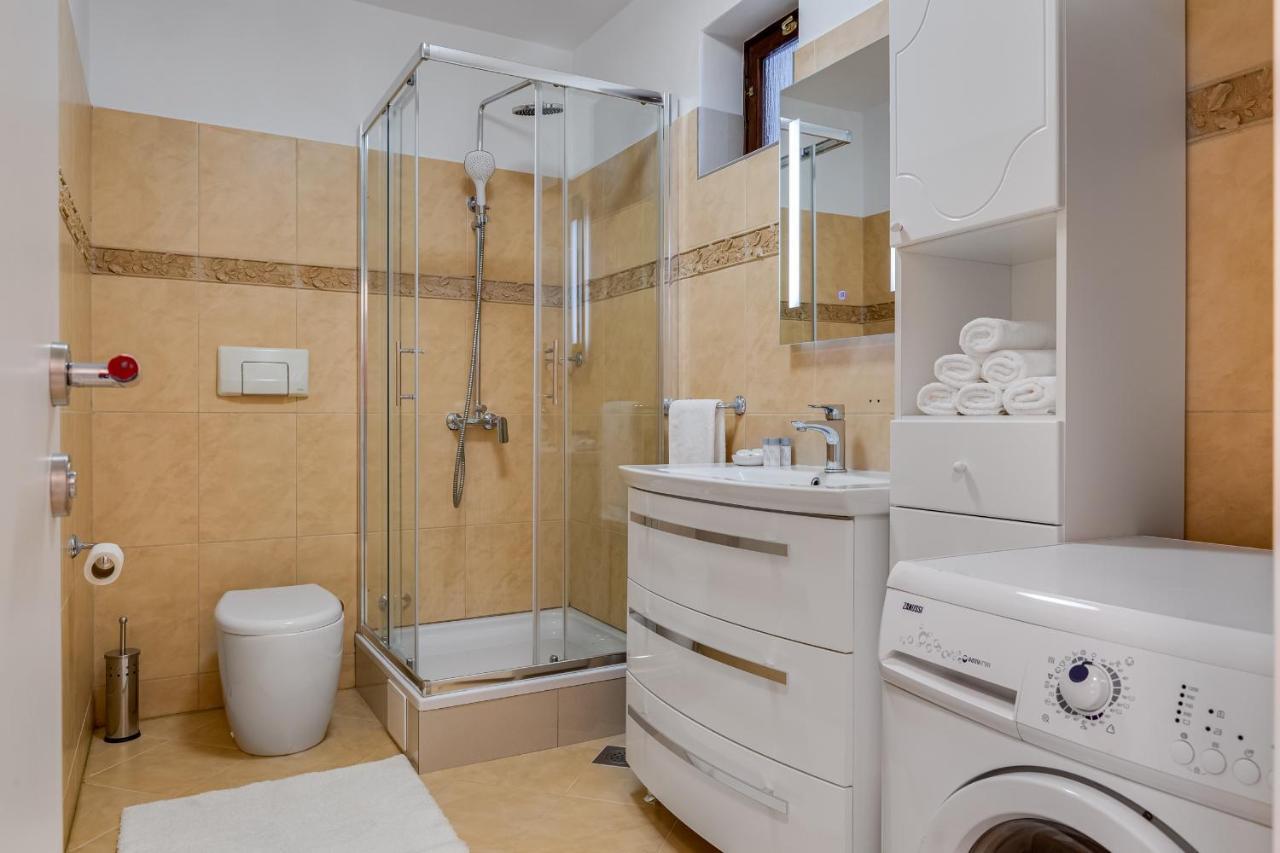 Elegant Two Bedroom Apartment Zara Esterno foto