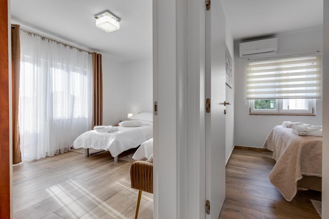 Elegant Two Bedroom Apartment Zara Esterno foto