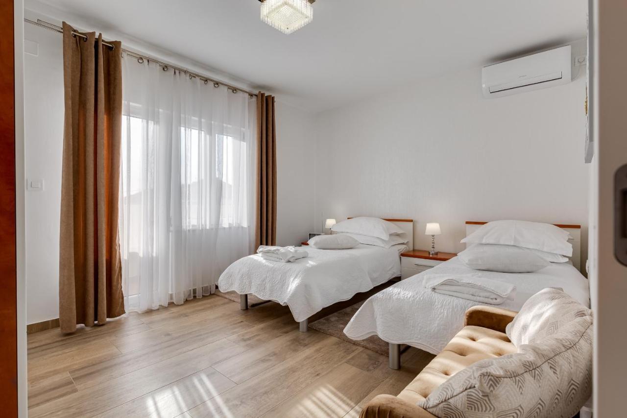 Elegant Two Bedroom Apartment Zara Esterno foto