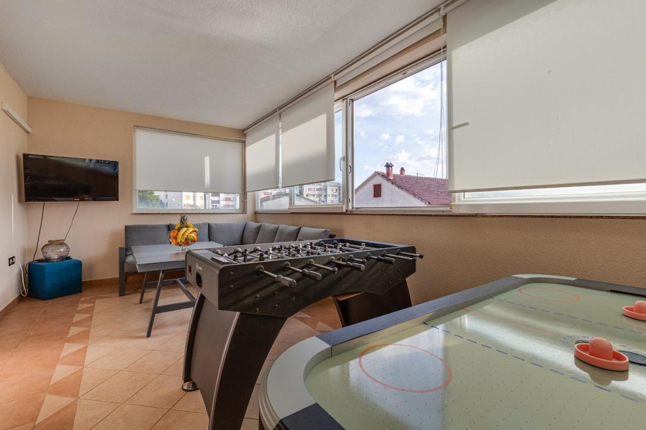Elegant Two Bedroom Apartment Zara Esterno foto