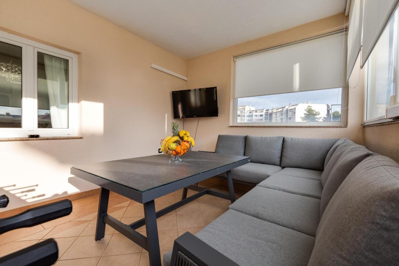 Elegant Two Bedroom Apartment Zara Esterno foto