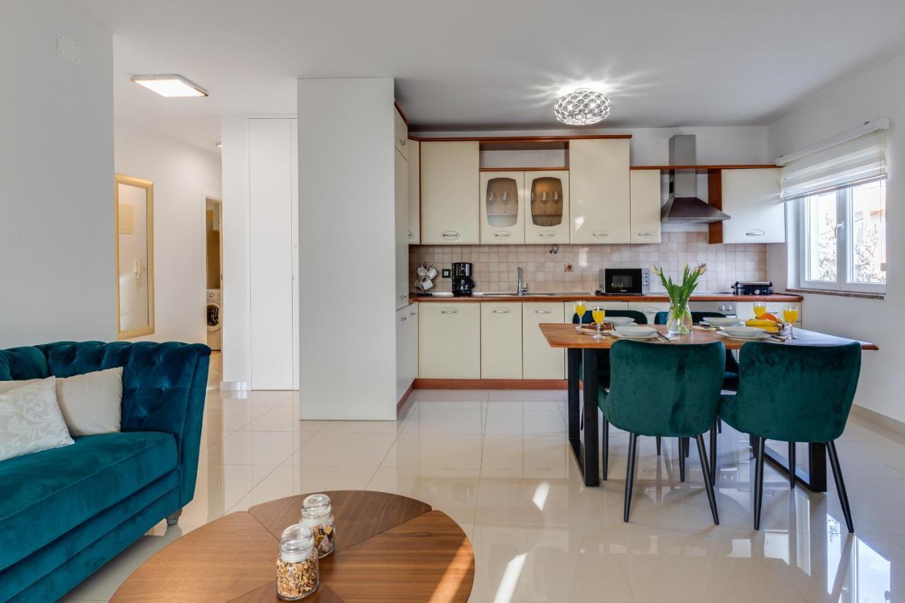 Elegant Two Bedroom Apartment Zara Esterno foto